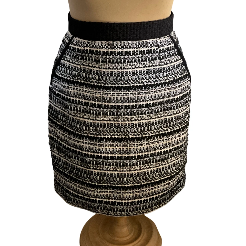 Falda para mujer H&M 10 negra blanca tweed cintura elástica cremallera trasera Foto 1 de 4