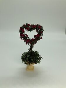 Dollhouse Miniature Artisan Heart Shaped Plant (r)
