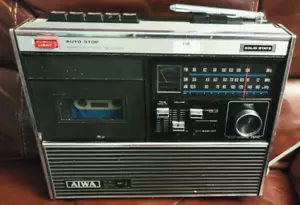 RADIOREGISTRATORE A CASSETTE AIWA VINTAGE (TPR-210) MOLTO RARO E DIFFICILE DA TROVARE (GIAPPONE) - Foto 1 di 11