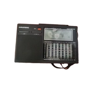 Radio stereofoniczne Grundig Yacht Boy 230 nie działa *tylko na części * bez akcesoriów - Zdjęcie 1 z 8