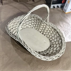 Vintage White Hand Woven Basket By Harry & David At Bear Creek Orchards - Picture 1 of 16