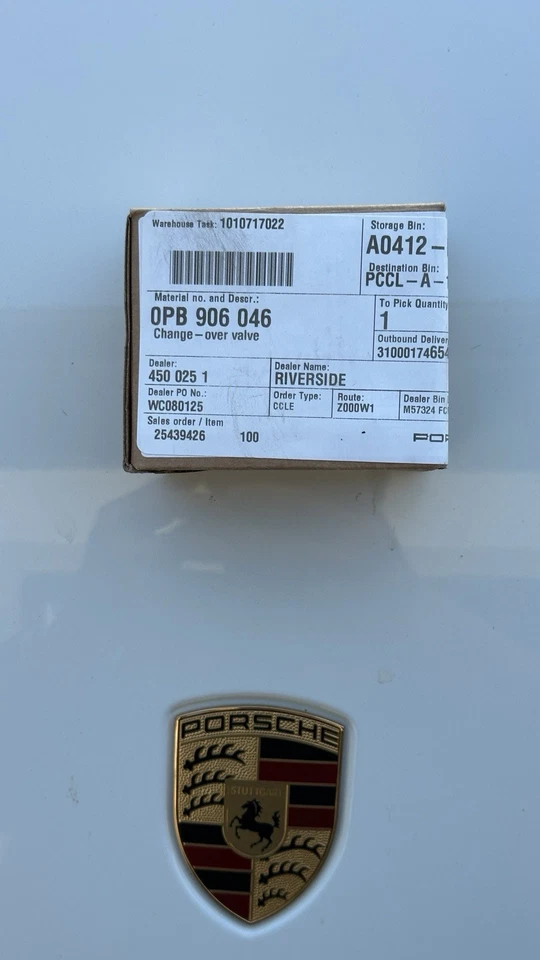 Válvula de retención de bomba de inyección de aire secundaria Porsche - Original Porsche 0PB906046 Foto 1 de 4