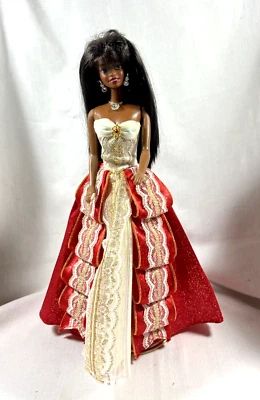 1997 HAPPY HOLIDAY DOLL AA BARBIE OUT OF BOX WITH STAND GREAT CONDITION - Image 1 of 4