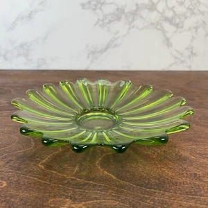 Vintage Green Glass Fruit Bowl - Picture 1 of 9