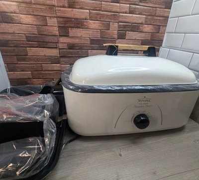 Rival Select 18 Qt Roaster Oven White w/Buffet Server RO186BR New Without Box - Image 1 of 4