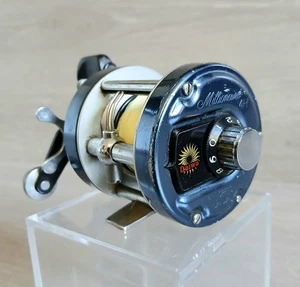 Vintage Daiwa Millionaire 4H Fishing Reel Good Condition Blue - Japan Baitcast - Picture 1 of 6