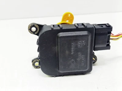 Actuador calefacción aire acondicionado Volkswagen Golf IV 2000 8D2820511C diésel UST130969 Foto 1 de 4