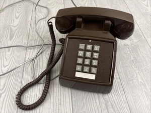 Teléfono de Escritorio Vintage Cortelco Marrón Pulsador 1998 EE. UU. Cable Largo 250045 - Imagen 1 de 11