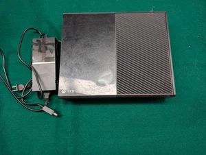 Xbox One 1540 Konsole Schwarz 500GB - NUR KONSOLE / PWR Kabel getestet - Bild 1 von 6