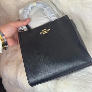 Neu mit Etikett Coach 5692 Mini Cally Umhängetasche schwarz Leder Beuteltasche UVP 298 $ - Bild 1 von 8