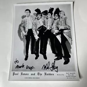 PAUL REVERE & THE RAIDERS Mark Lindsay autografo firmato 8" x 10" foto in bianco e nero - Foto 1 di 4