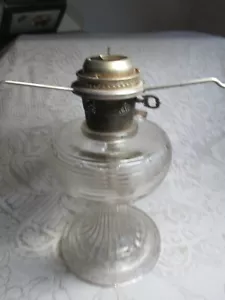 ANTIQUE ALADDIN CRYSTAL BEE HIVE KEROSENE LAMP ELECTRIFIED - Picture 1 of 12