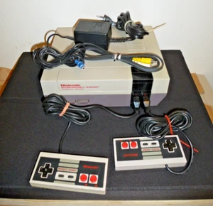 NINTENDO NES Classic Edition Retro /Vintage Heimkonsole mit 2 Orig. Controller - Bild 1 von 3