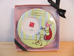 NEW Russ Ladies Cosmopolitan “Indulge Yourself” 3x3 Circular Photo Frame - Bild 1 von 3