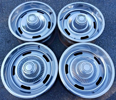 RUEDAS GM RALLY 15X7" + ANILLOS DE AJUSTE GM + TAPAS CENTRALES GM (JUEGO DE 4) ¡¡BUEN JUEGO!!! Foto 1 de 4