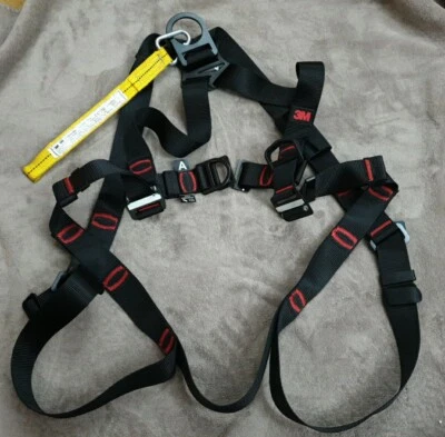 3M 1161610 Protecta Standard Vest Style Black Fall Arrest 2-Point Harness M/L - Image 1 of 4