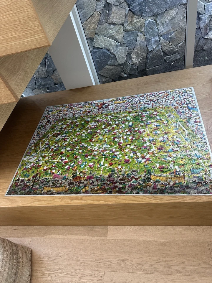 HEYE 4000 PEICE JIGSAW PUZZLE MORDILLO CRAZY WORLD CUP SOCCER FOOTBALL 96X136 cm - image 1 of 4