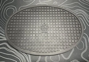American Metalcraft Trivet Silicone Oval Black 8.75" x 5.87" Black TRVO85 - Picture 1 of 2
