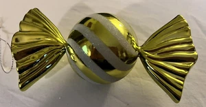 Gran adorno de Navidad verde caramelo 5,5" bombilla de vidrio y extremos son de plástico - Imagen 1 de 3