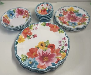 Juego de 16 platos Pioneer Mujer 2 tamaños y 2 tamaños de cuencos diseño flores ventosas - Imagen 1 de 2
