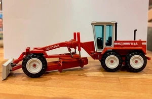 NZG Nº 332 A Grader F156A NZG Alemania Escala 1:50. - Imagen 1 de 1