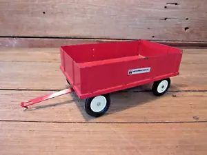 Vintage INTERNATIONAL Red Barge Wagon With White Steel Rims Toy 1/16 - Picture 1 of 10