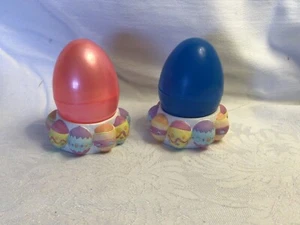 Juego de 2 soportes de resina para huevos de resina/huevos de Pascua - incluye dos huevos de plástico - Imagen 1 de 3