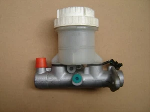 mitsubishi shogun (92 onwards) brake master cylinder - Picture 1 of 6