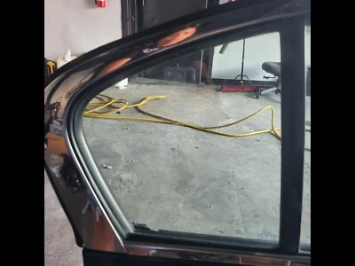 Infiniti G35 G37 G25 Q40 Sedán Pasajero Lado Derecho Ventilación Trasera Ventana Vidrio Foto 1 de 2