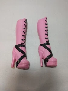 Monster High Draculaura Frightfully Tall Boot Left Right Boots Pink - Picture 1 of 5