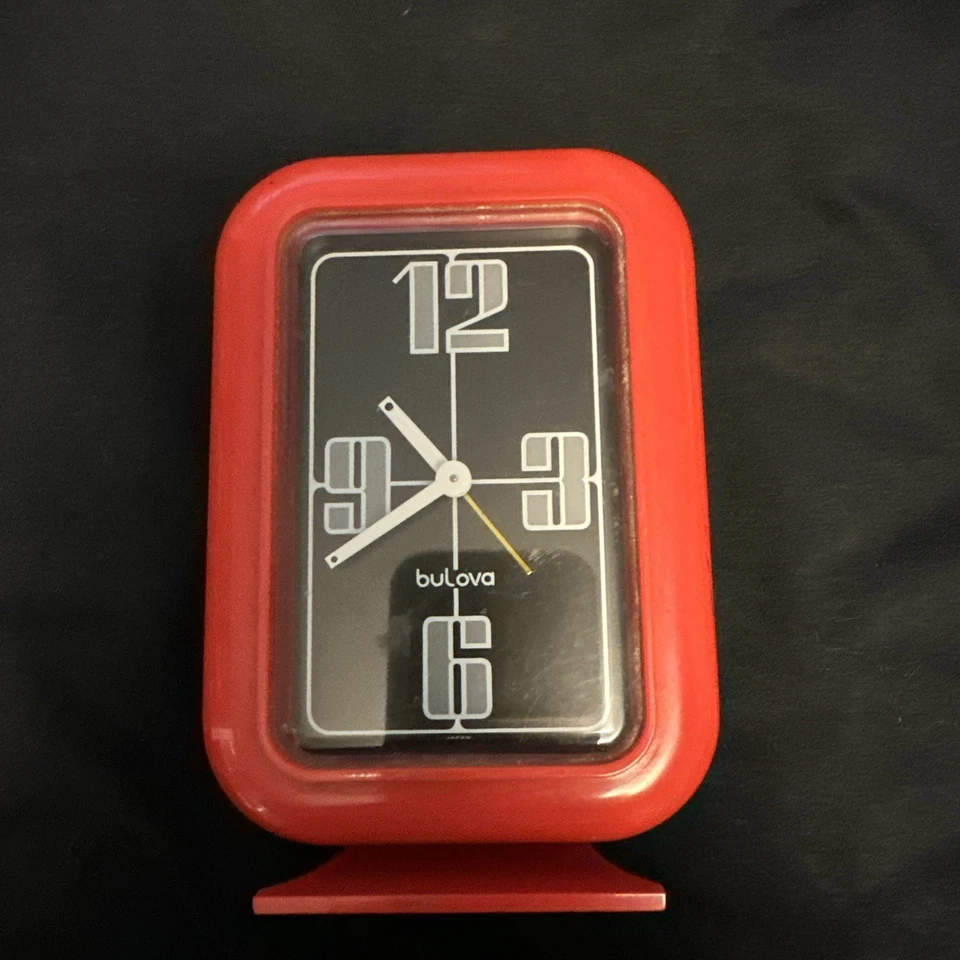 Bulova Mid Century Reloj Moderno Rojo De Colección Raro MCM Alarma Mecánica Foto 1 de 4