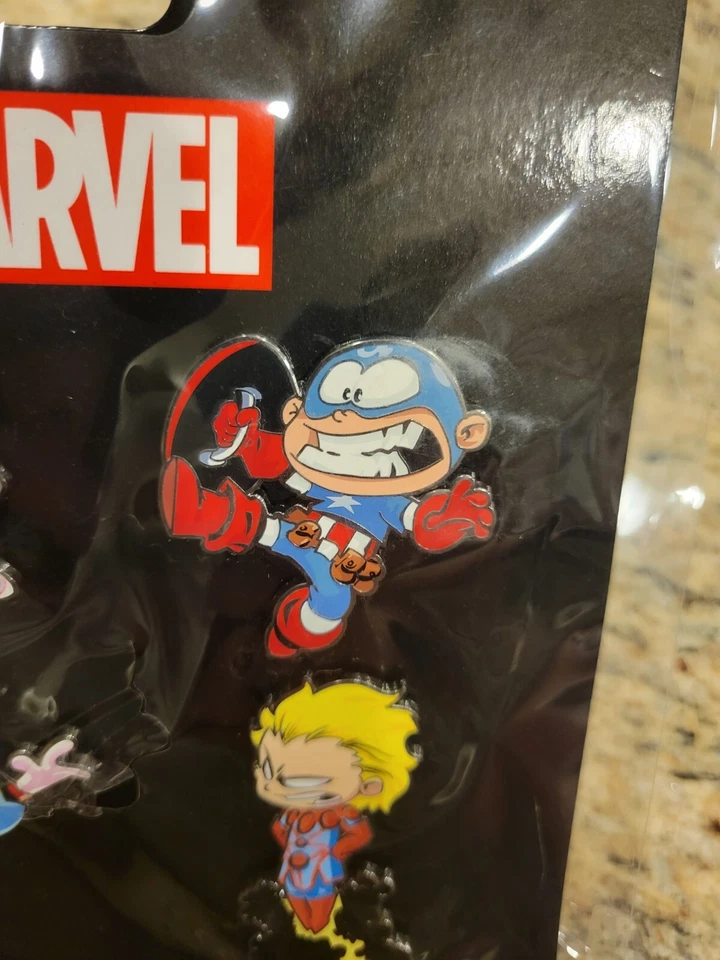 Prendedor Marvel Skottie Young Capitán América NYCC 2021 Foto 1 de 1