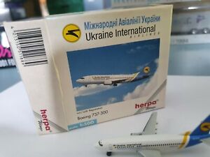 Boeing 737_300 Ukraine 1/500 herpa