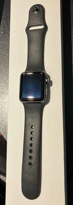 Apple Watch Series 3 38mm Cassa Grigio Siderale in Alluminio - Immagine 1 di 4