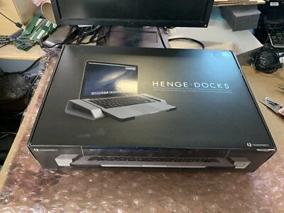 Henge Docks Horizontal Dock for 13-in MacBook Retina Display HD02HA13MBPR - Image 1 of 4