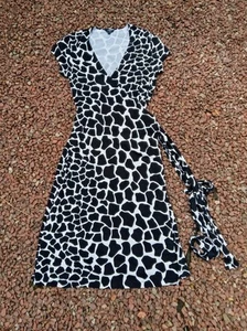 Hobbs Stretch Knee Length Wrap Dress. Black & White Size 8 Very Good Condition - Picture 1 of 6