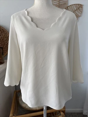 Blusa Camisa Top H&M Blanco Marfil Manga 3/4 Ribete Festoneado Cuello en V Pequeña S Foto 1 de 4