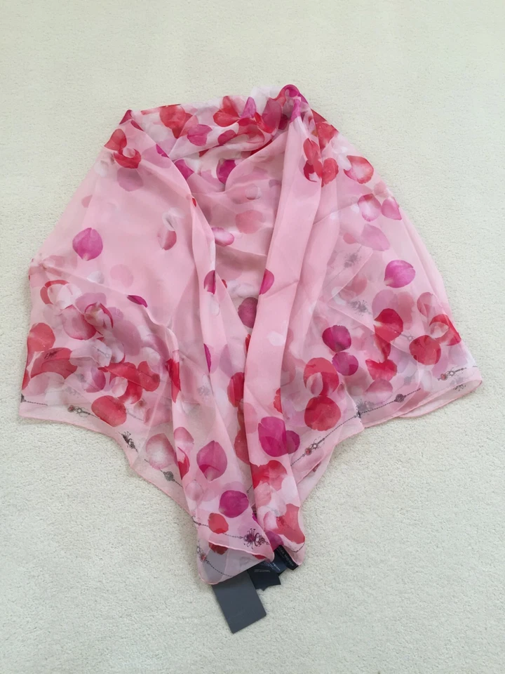 ALEXANDER MCQUEEN Mantón Bufanda Cuadrada Hecho en ITALIA Pétalo Calavera Gasa 53x53"   Foto 1 de 4