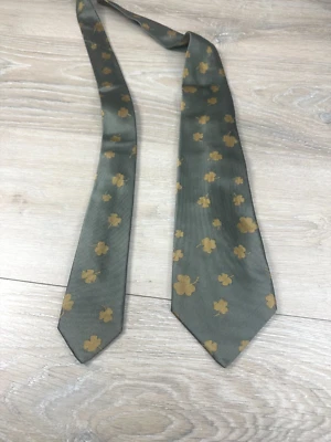 Corbata de seda Kiton Napoli verde trébol para hombre 60" x 4" Foto 1 de 4