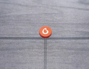 The Quacks of Quedlinburg | Ficha de madera gota roja | Pieza oficial del juego - Imagen 1 de 3