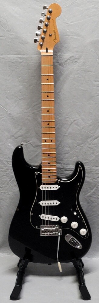 ギター Fender Mexico Stratocaster Lacquer 2007 Fender (Mexico) Stratocaster Electric Guitar