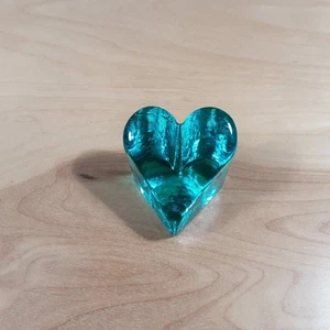 Pisapapeles de vidrio arte corazón azul aguamarina fuego y luz vintage firmado - Imagen 1 de 9