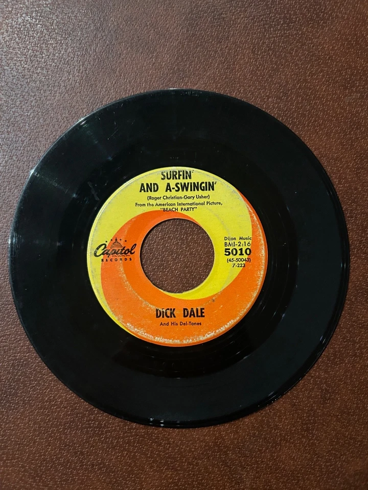 Dick Dale- Surfin' And A-Swingin' / Secret Surfin' Spot 1963 5010 Vinyl 7'' 45 - Image 1 of 2