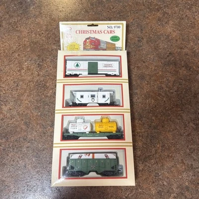 HO Model Power 9700 Limited Edition Christmas Holiday Freight Car Set of 4 Pack - Image 1 of 4