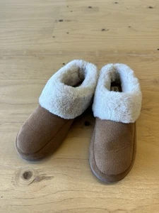 Dearfoams Slippers Women's Med 7-8 Fuax Shearling Fur Closed Back House Shoe - Bild 1 von 5