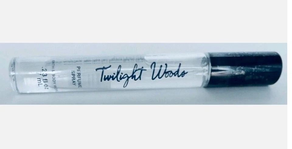 BATH & BODY WORKS TWILIGHT WOODS PERFUME SPRAY .23 oz 7 ml ¡SELLADO NUEVO! Foto 1 de 1