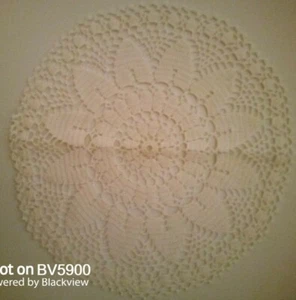 IDEA CASA - CENTRINO TAVOLA - ROTONDO - VINTAGE - FATTO A MANO - DIAMETRO 23 CM - Foto 1 di 2