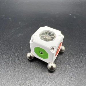 MOSS Robotics Pieces - One Brightness Sensor And Four Steel Balls ￼ - Picture 1 of 1