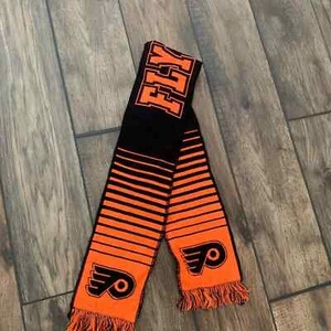 Philadelphia Flyers NHL Hockey Youth Unisex Orange Black Scarf - Picture 1 of 2
