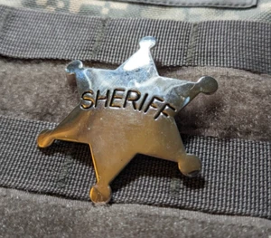 HALLOWEEN DRESS PARTY WILD WEST FRONTIER MOVIE PROP: OLD SHERIFF⭐BADGE REPLICA - Picture 1 of 2
